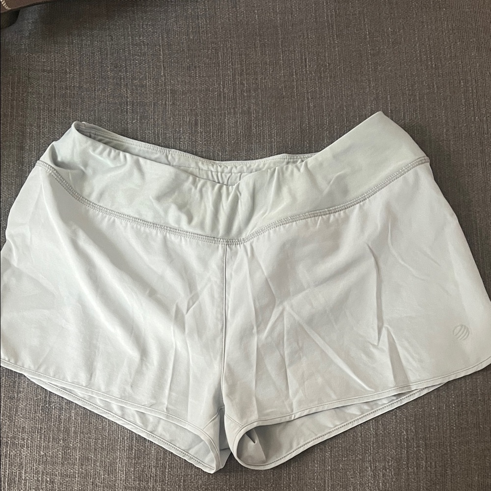 MPG Women's Athletic Shorts in Light Gray